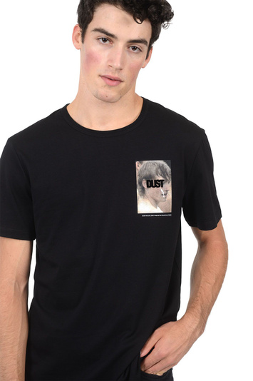DUST De Lo Santos Black T-Shirt . Men . M