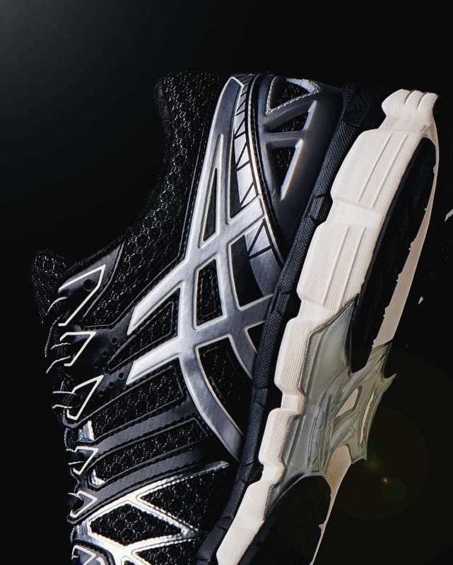 ASICS 