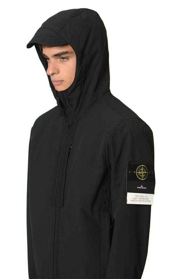 BLACK【最終値下げ】STONE ISLAND SOFT SHELL-R Jacket