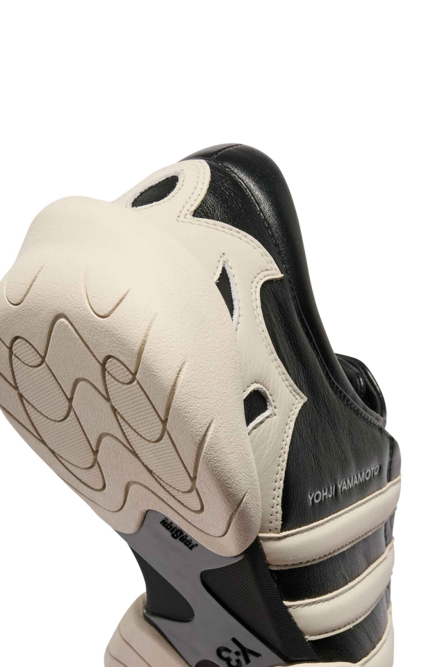 Y-3 Regu 2002 Sneakers Black/Alumin - Wrong Weather