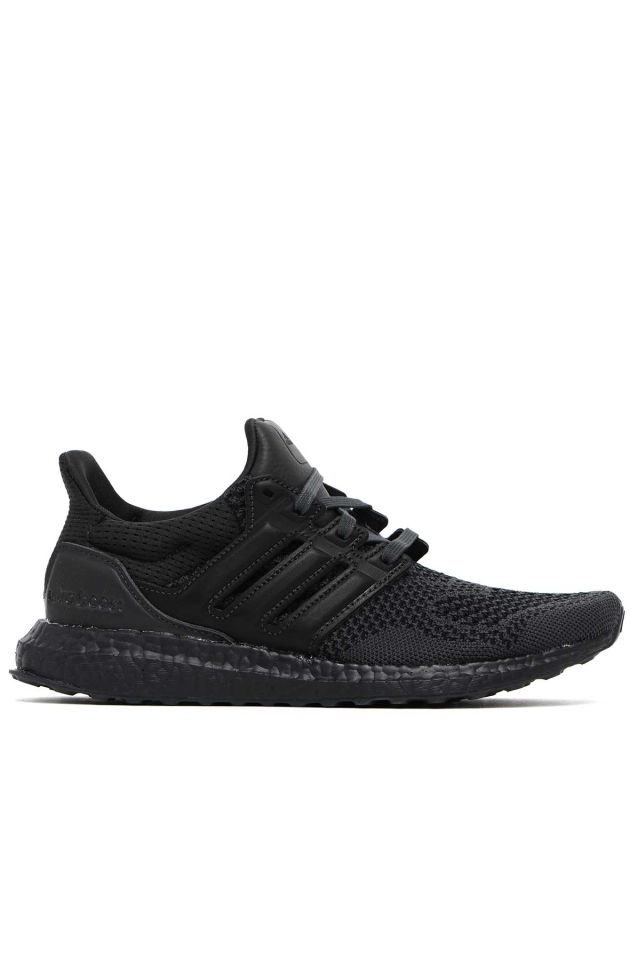 Ultra boost 4 hot sale triple black