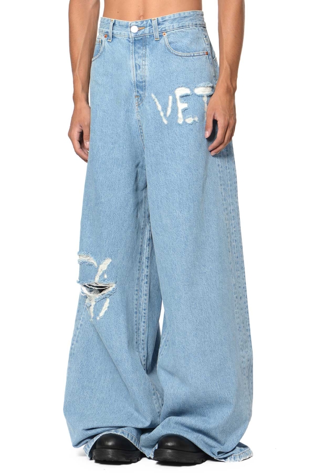 VETEMENTS Logo Destroyed Baggy Jeans Light Blue